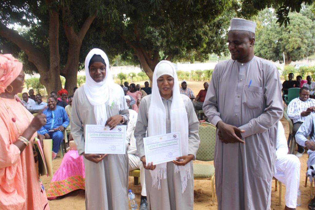 cérémonie de remise de récompenses aux lauréates du concours stem1