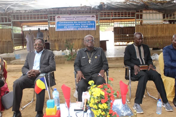Cérémonie de remise de récompenses aux lauréates du concours STEM ceremonie de remise